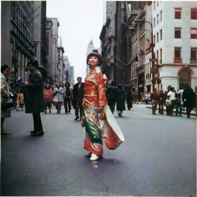 「必ずこの一張羅を着て出掛けました」（「黒柳徹子ビジュアル大図鑑」より。以下同）。