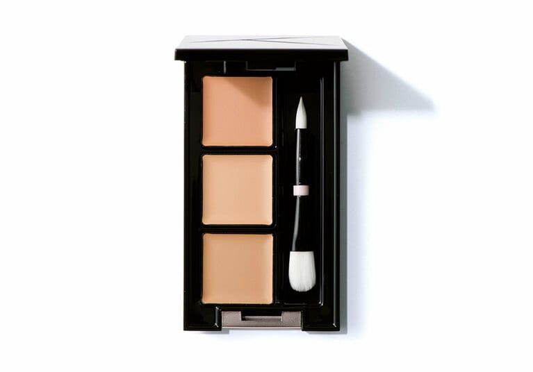 気になる色ムラをマルチにカバー。カネボウ コンシーラーコンパクト 6,000円／カネボウインターナショナルDiv.