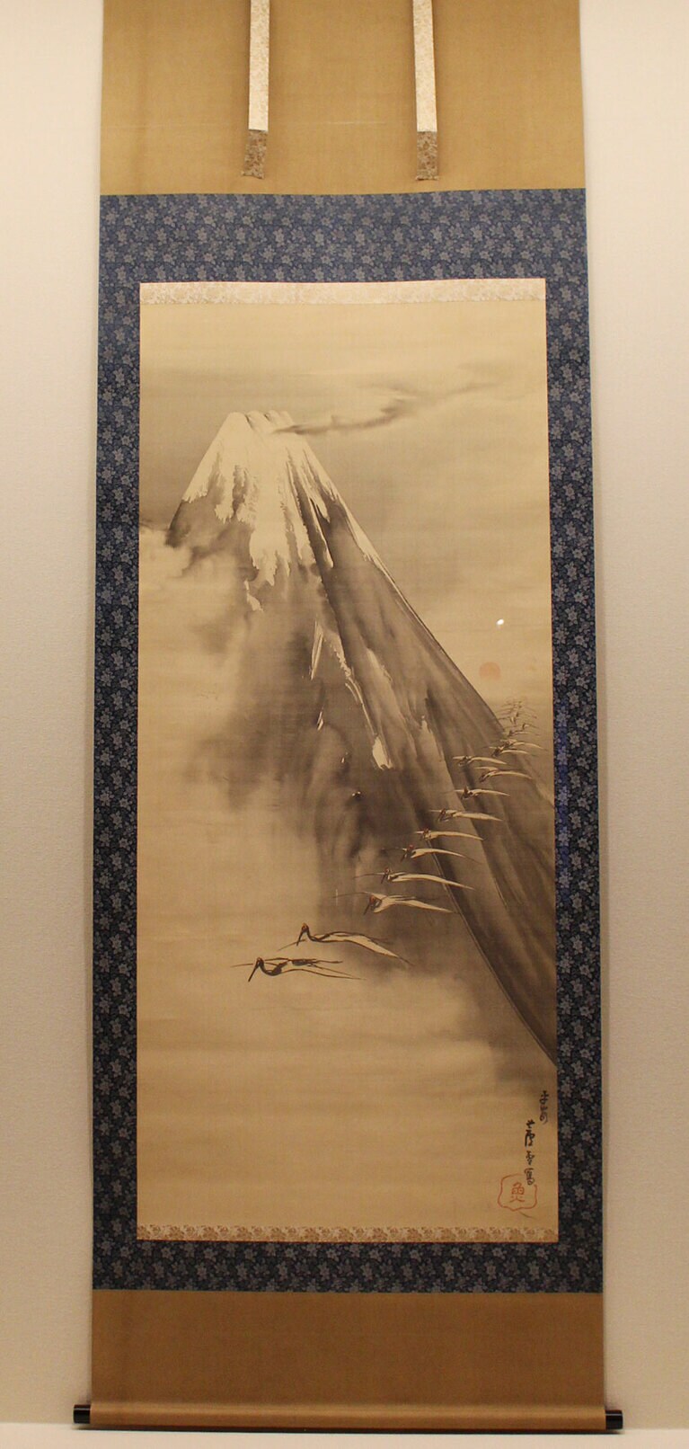 長沢芦雪《富士越鶴図(えっかくず)》(1794年作)。ユニークで大胆な筆遣いが生む独特の画風に目を奪われる。