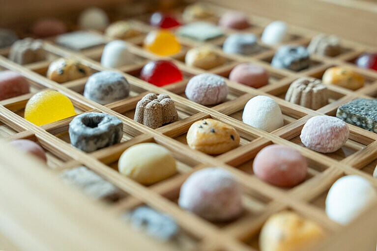 江戸時代から脈々と受け継がれている、素朴で種類豊富な仙台和菓子。