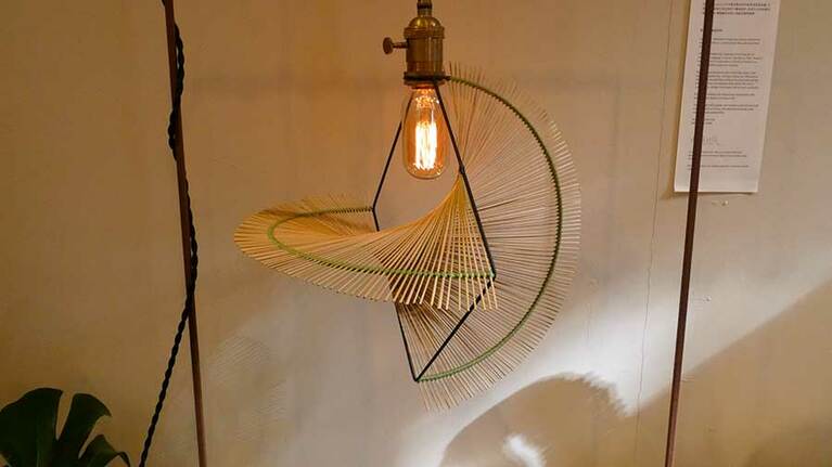 【浪草燈 6,980元】ランプやコードもセットで付いています。