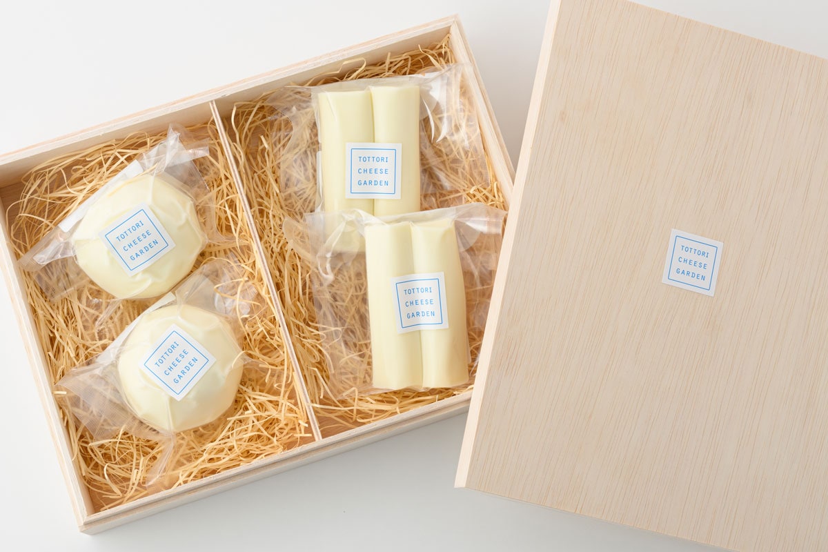 大山ホワイトチーズ 4個入り 4,000円／鳥取青少年ピアサポート