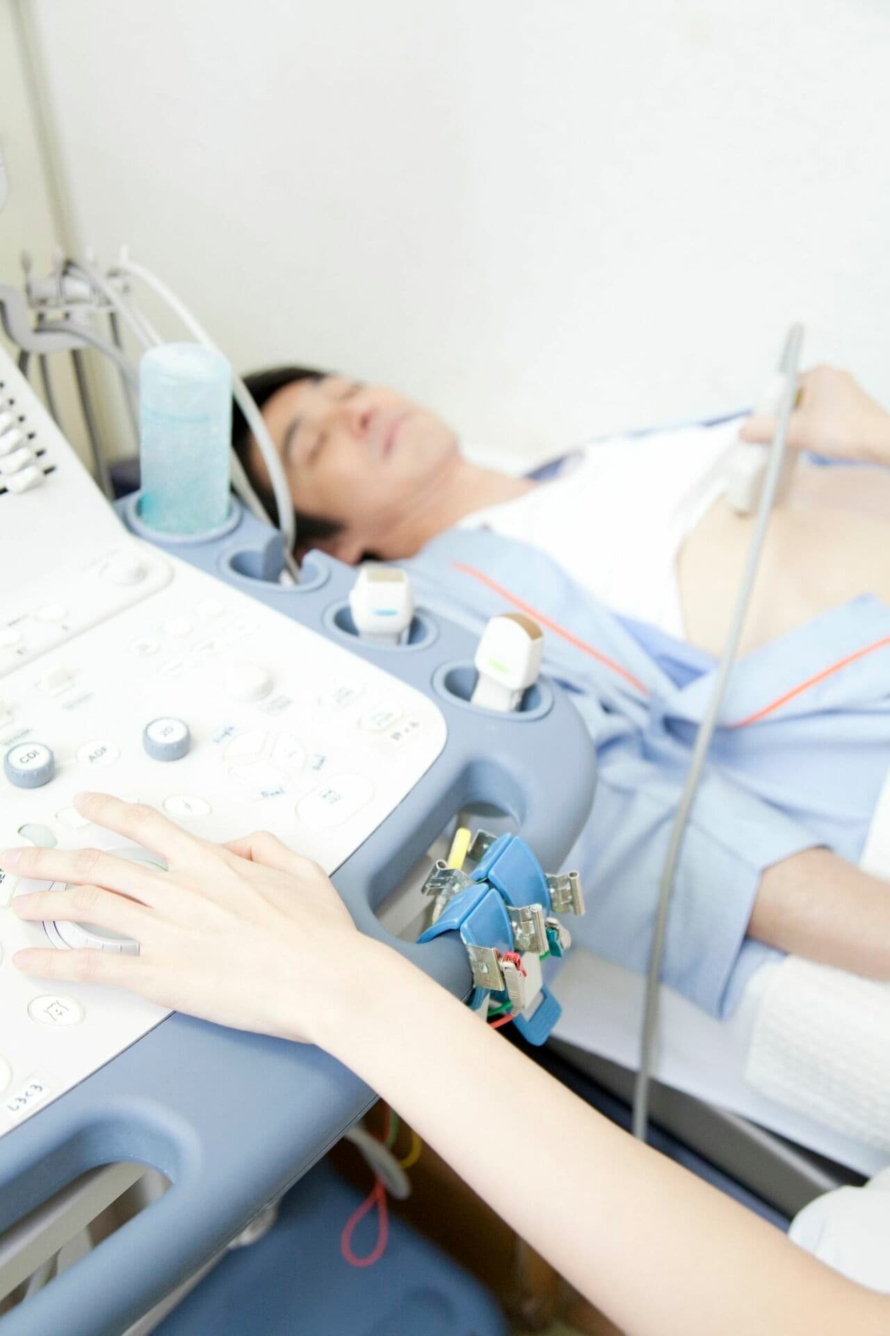 腹部超音波検査　©Paylessimages／イメージマート