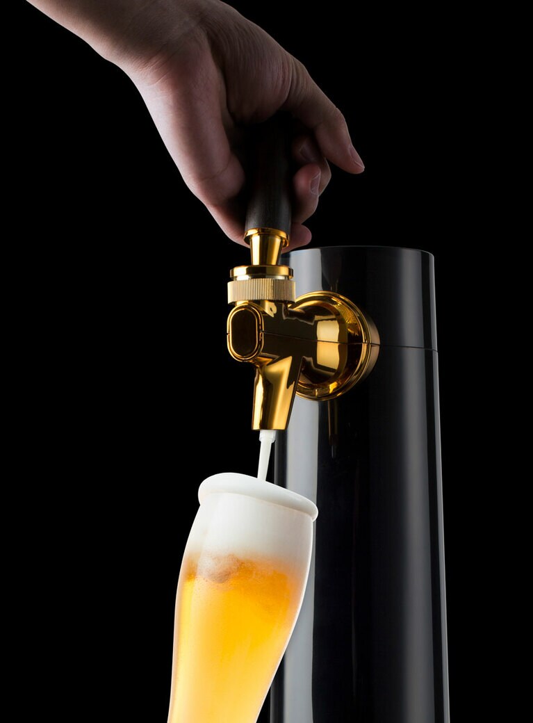 ビール黄金比と金泡を生むビアサーバー グリーンハウス「GH-BEERO-BK」。