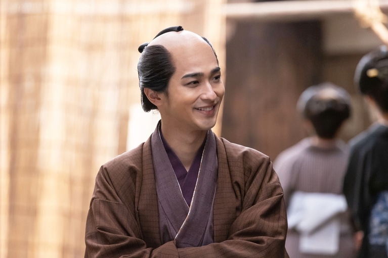 大河ドラマ『べらぼう～蔦重栄華乃夢噺～』第41回「歌麿筆美人大首絵」の場面カット。（C）NHK