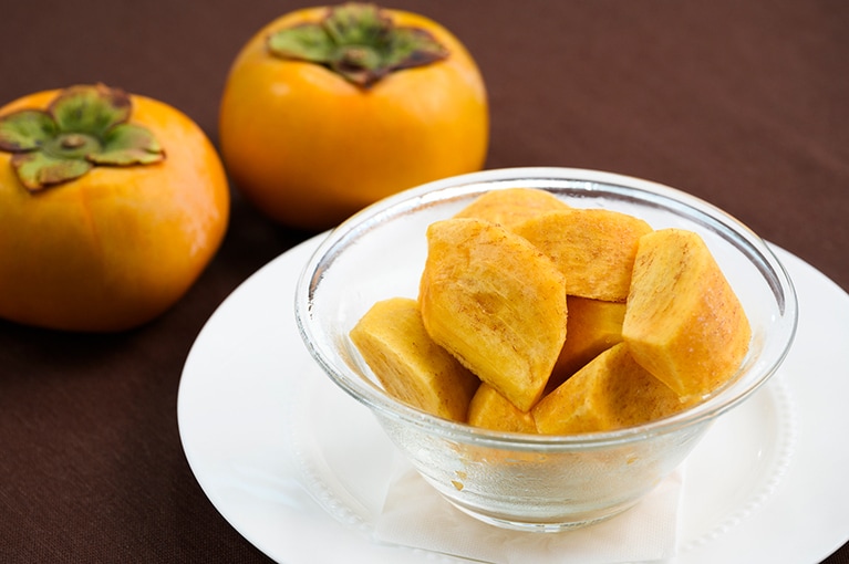 日本でも古くから愛されてきた柿は秋を代表する果実。