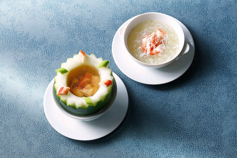 「冬瓜の壷蒸しスープ」4,800円（サービス料込）。7月中旬～。