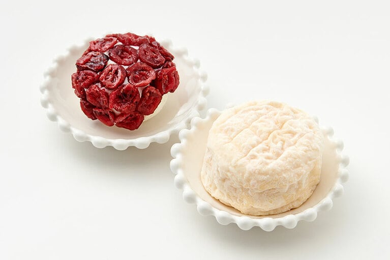 フレッシュチーズ 各70g以上 ジル 706円、ドリーとクランベリー 615円／チーズ工房 Three Brown