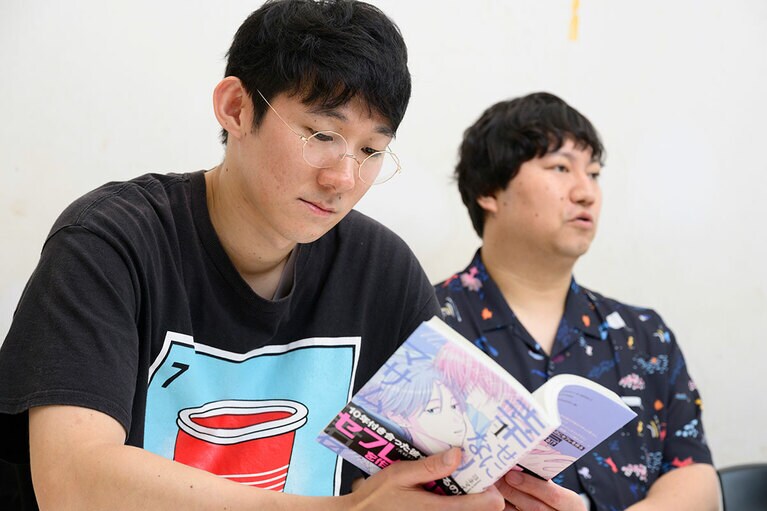 インタビューに答えてくれた、ロングコートダディのおふたり。