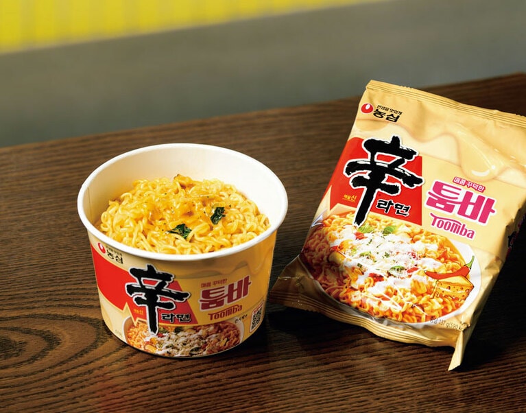 「辛ラーメンToomba（トゥーンバ）」。日本でもカップタイプが今年4月、一部コンビニから発売される。6月には一般発売予定。