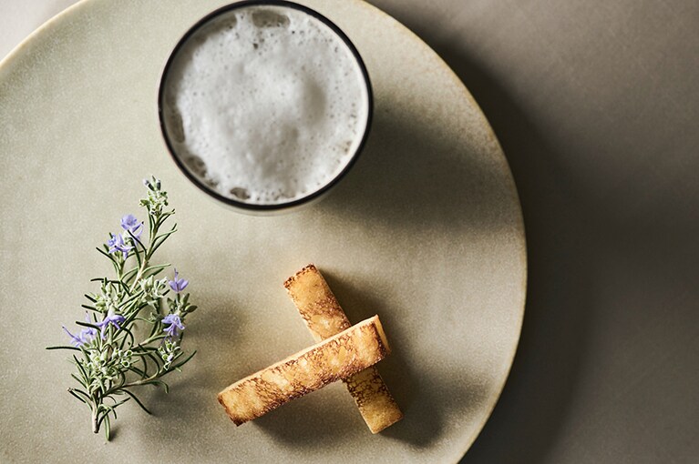 THE HIRAMATSU 軽井沢 御代田［長野／御代田］Main Diningグリーンピース 黒トリュフ。