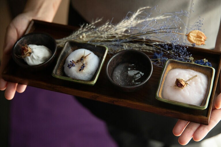 ダーワ・悠洛 京都には、世界初の「エレメンツ・スパ」が。オイルマッサージのほか、タイ式ボディストレッチもゲストから好評です。