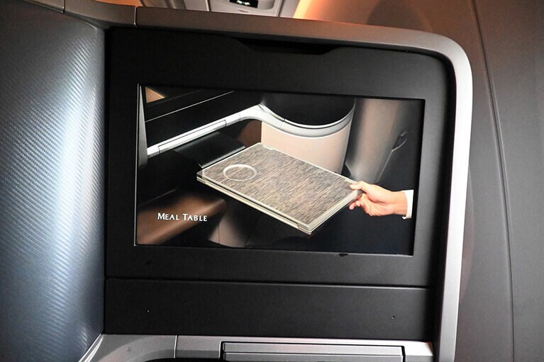 ビジネスクラス初心者に大助かりな機内サービス利用法の動画。