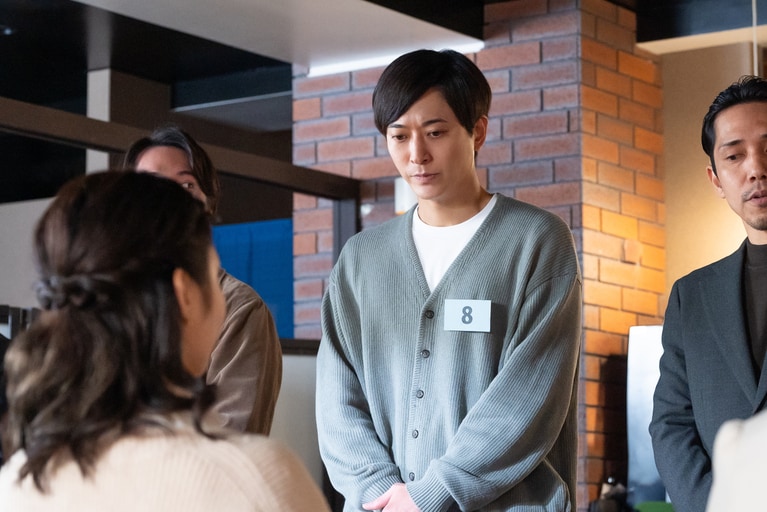 IMP.鈴木大河の“推し肌ケア”は朝晩のミルククレンジング。内側から溢れる美しさの秘訣は日々のメンテナンス。©「三人夫婦」製作委員会