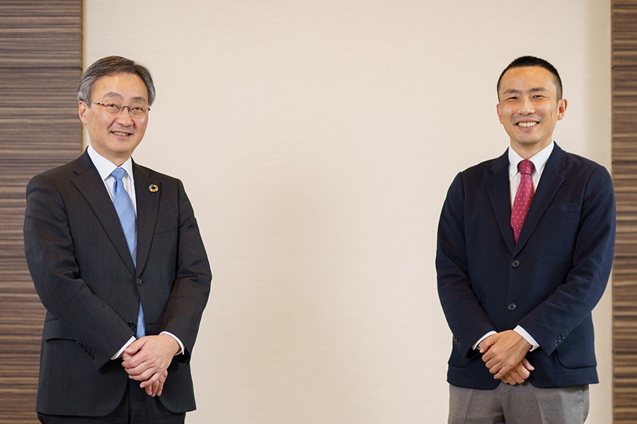 シブサワ・アンド・カンパニー代表取締役 渋澤健氏(左)と、JICAスタートアップ・エコシステム構築専門家 不破直伸氏(右）。