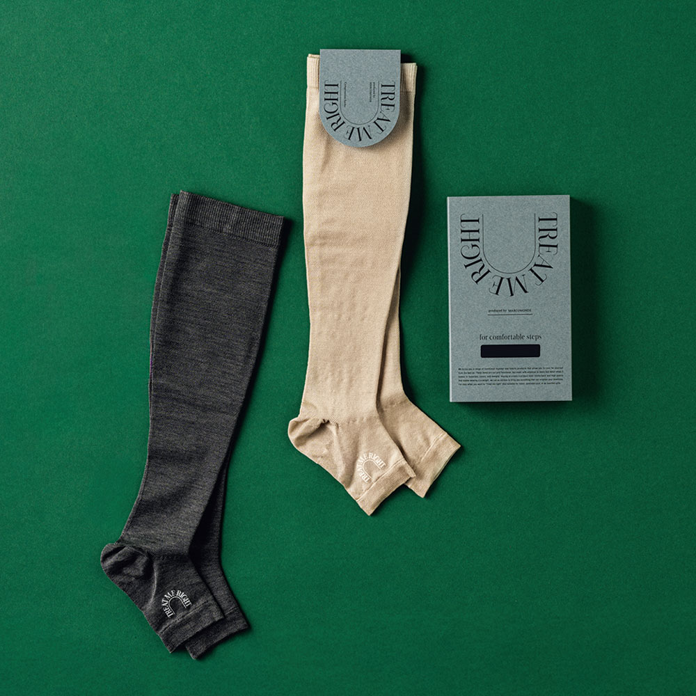 シルク着圧ソックス 各5,280円／トリート ミー ライト