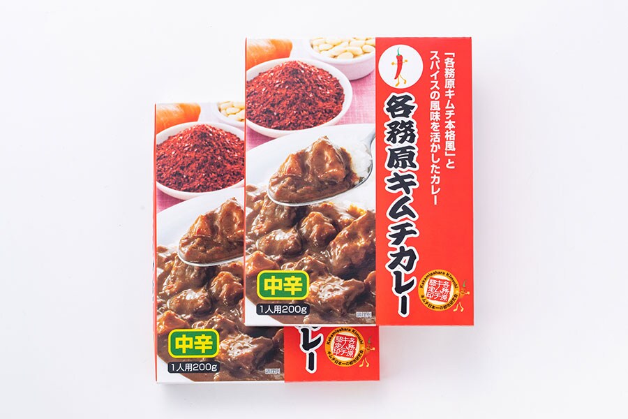 各務原キムチカレー 各432円(200g)。