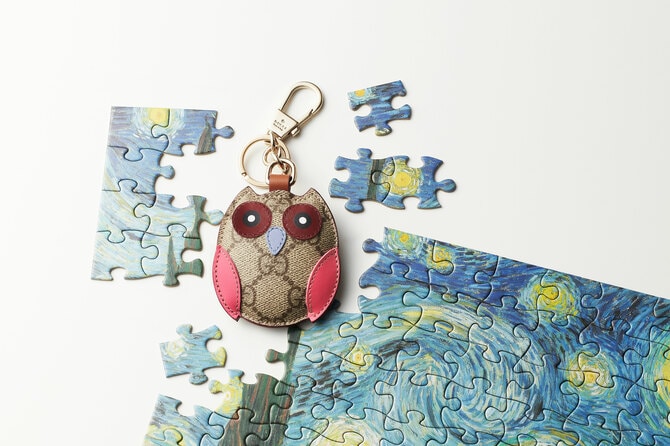 オウル シェイプ バッグ チャーム (高さ約16cm×幅約5.5cm×奥行き約1.5cm)62,700円/グッチ(グッチ クライアントサービス)