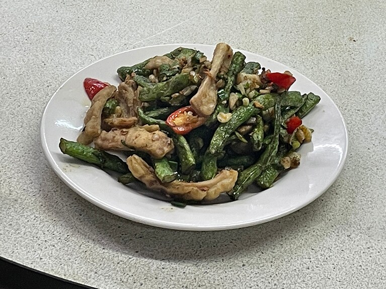 椒鹽四季豆130元。すべてのメニューが基本的に2～3人前ほどのボリュームです。