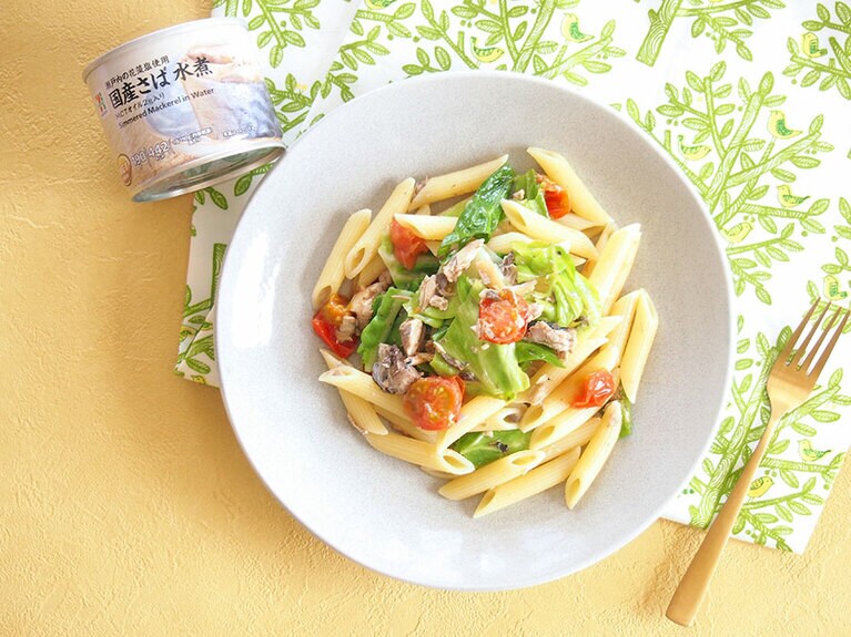 鯖缶とキャベツのショートパスタ。
