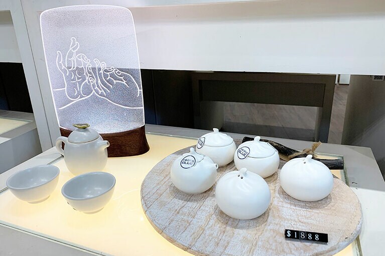 肉まんの形をしたユニークな調味料入れを発見。