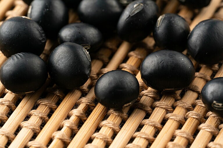 腎機能を高めるといわれる黒豆／写真提供　アフロ