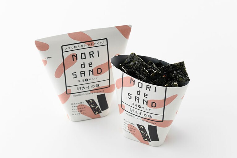 海苔でサンド明太子の味 各324円(10g)。