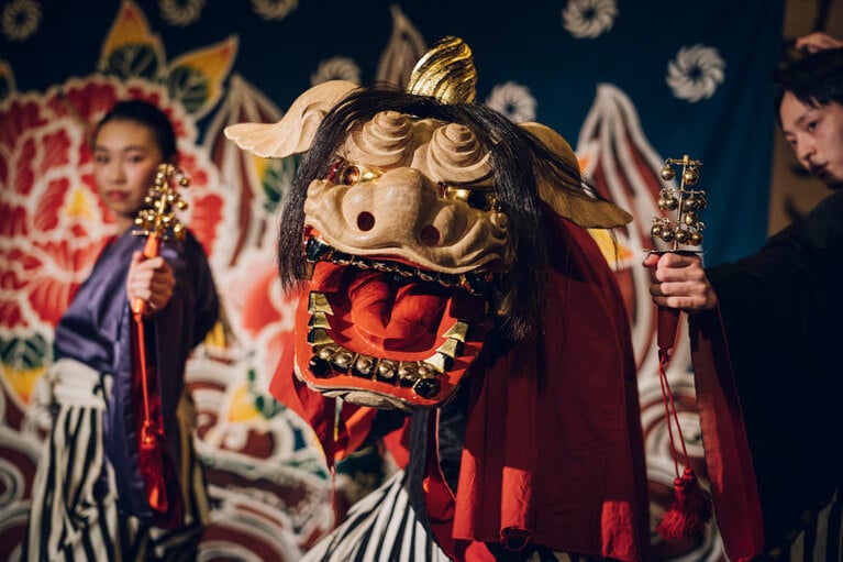 加賀獅子舞など、ご当地色豊かなアトラクションも必見です。