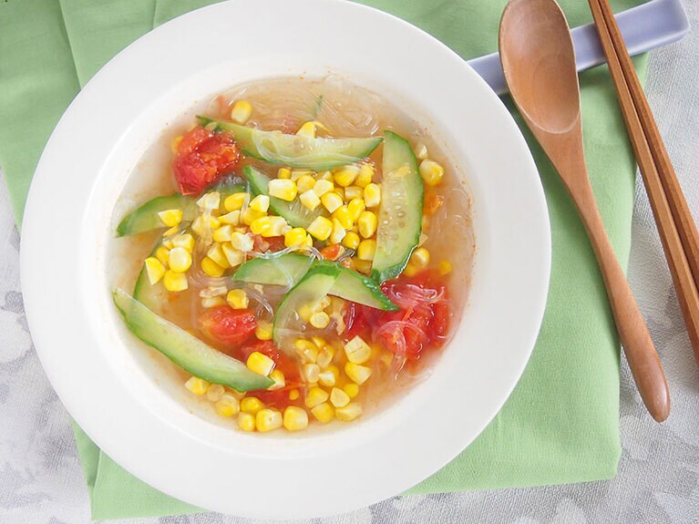 身体の水分を排出！　きゅうりとトウモロコシのスープ。