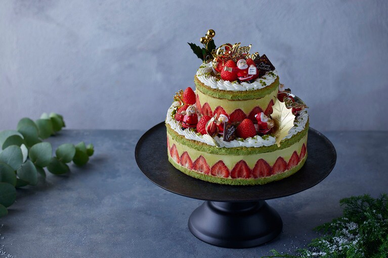 「2段サンタフレジェ」（限定20台）32,000円。直径21cm＋12cm×高さ18cm（飾り含む）。アルコール不使用。