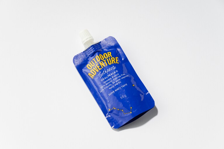 オーラルピース“アウトドア アドベンチャー トゥースペースト”／1,100円。