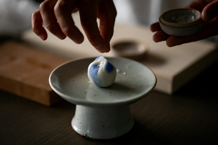 和洋のお菓子を楽しめる。