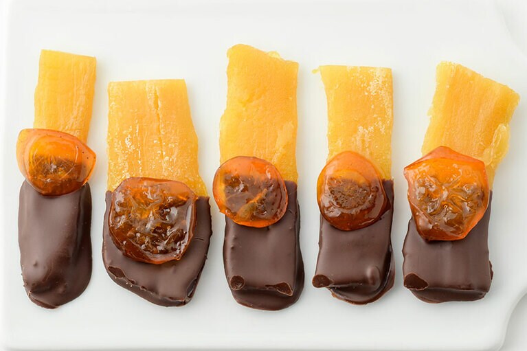 小野瀬水産「干し芋オランジェッタ」5個入り 1,200円。