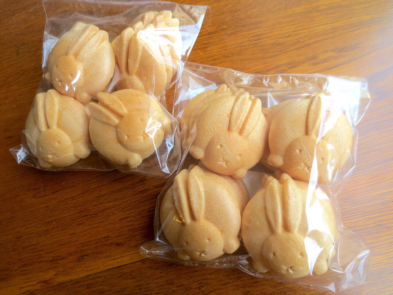最中の皮だけも販売。8個分セット650円。ウサギや鷹など、時々で変わります。