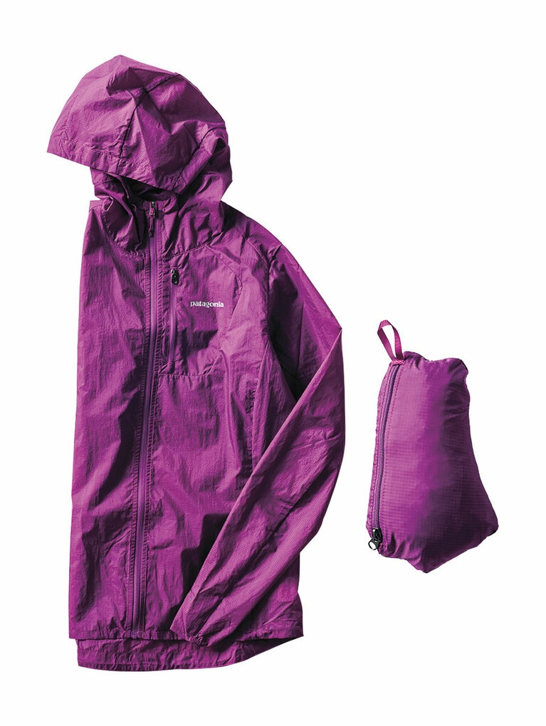 パタゴニアの 「ウィメンズ・フーディニ・ジャケット」13,500円［packing サイズ］幅9.5cm・高さ16cm／パタゴニア日本支社 カスタマーサービス