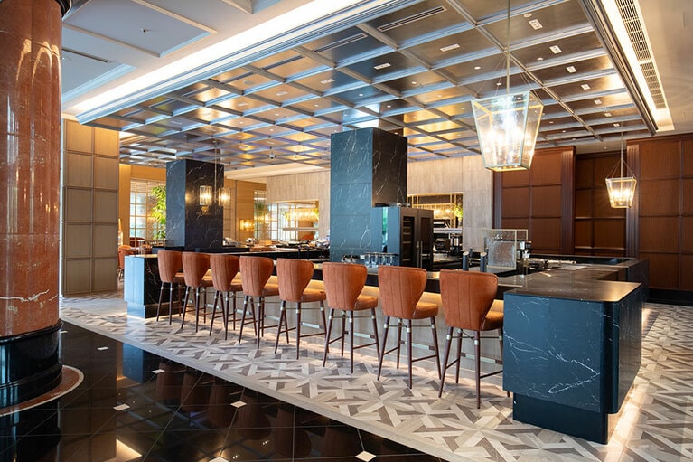 カウンター席も。