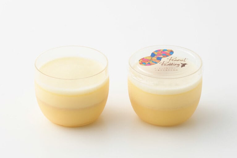 ピーナッツ生プリン 各570円。