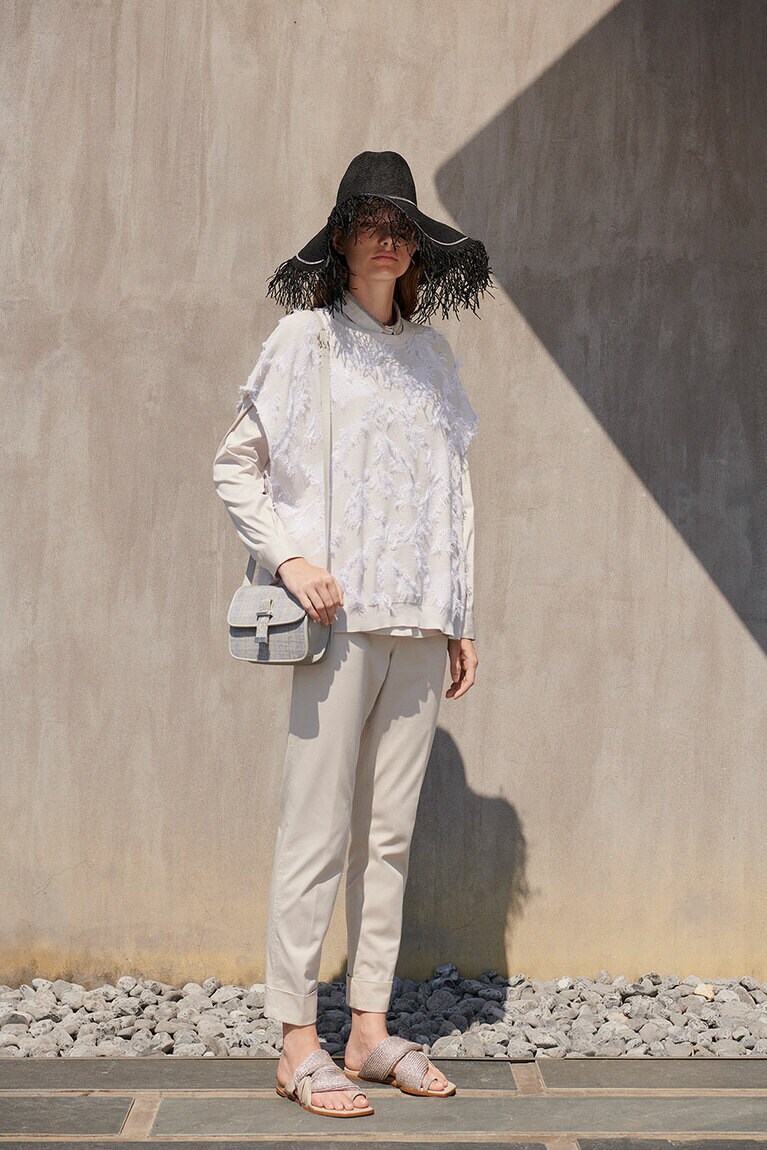 オーガニックコットンケープ 87,000円。