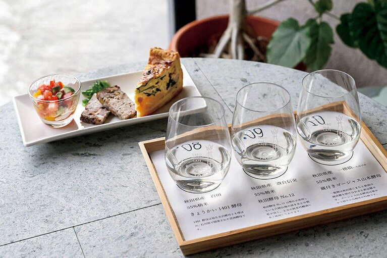 “日本酒100ml×3種テイスティングセット（専用シリコングラス付き）”2,000円、“フード3種セット”1,200円。