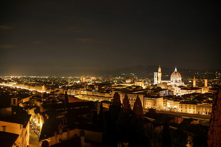 ヴィラ・バルディーニのミュージアムのバルコニーから望む夜景。