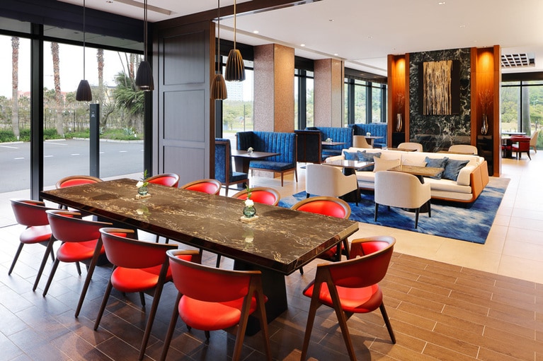 クラブルーム、スイートに宿泊するゲストは自由に利用できる「リージェンシークラブ」。