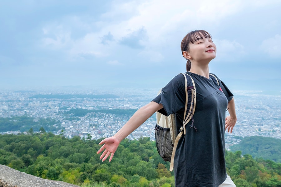 大文字の「大」に到着！　京都市内をぐるりと見渡せる絶景ポイントで深呼吸。