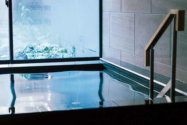 【ふふ 河口湖】ゆったりとした大浴場にはミストサウナも併設(女湯)。Photo: Masahiro Shimazaki
