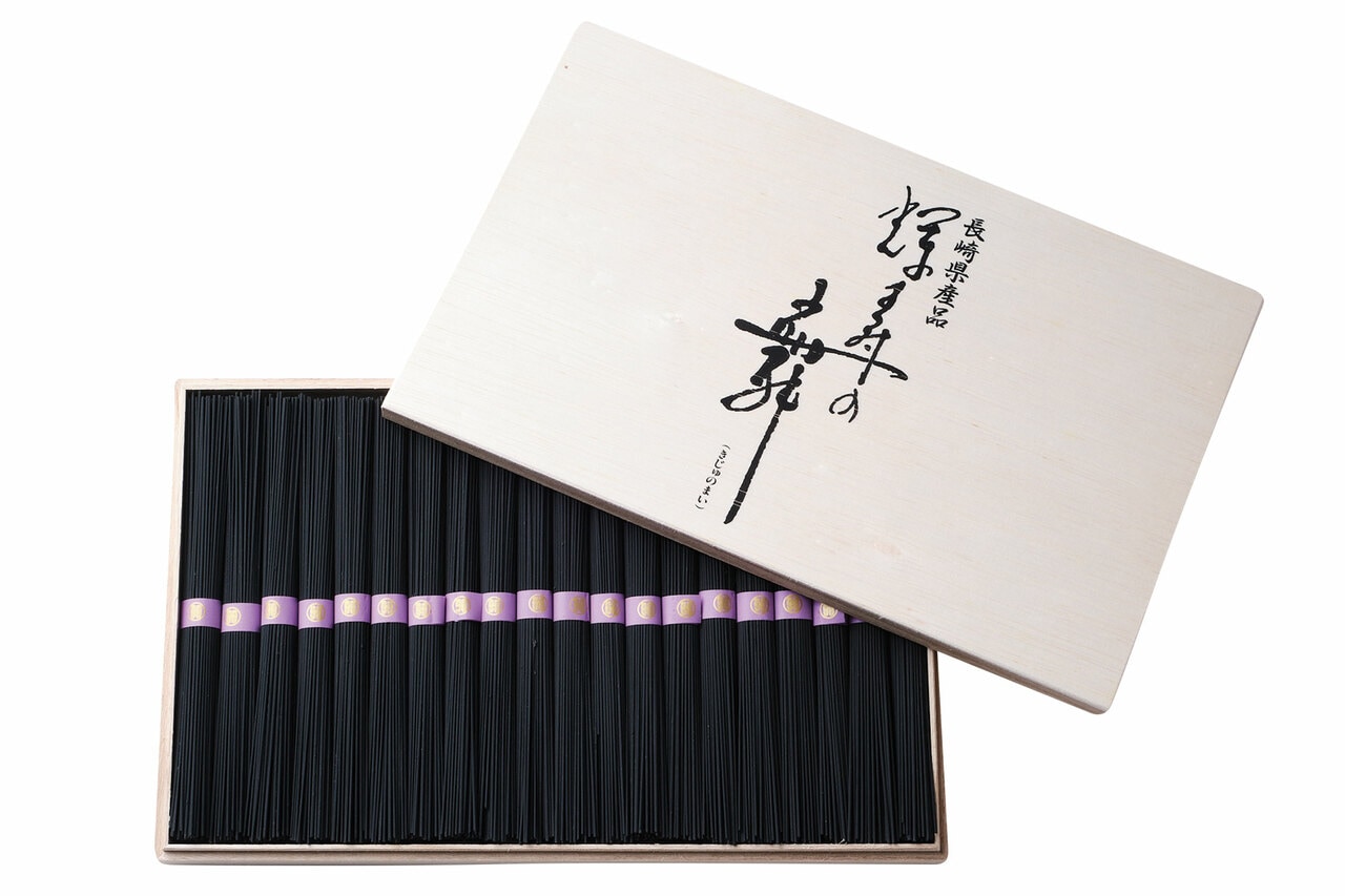 島原手延べそうめん 輝寿の舞 イカ墨そうめん 1kg（20束） 3,470円／植木製麺工場