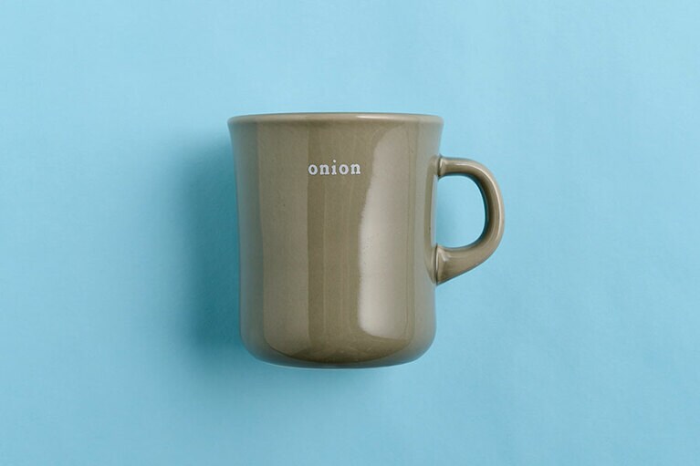 聖水洞のカフェのオリジナルマグ W28,000／onion 聖水
