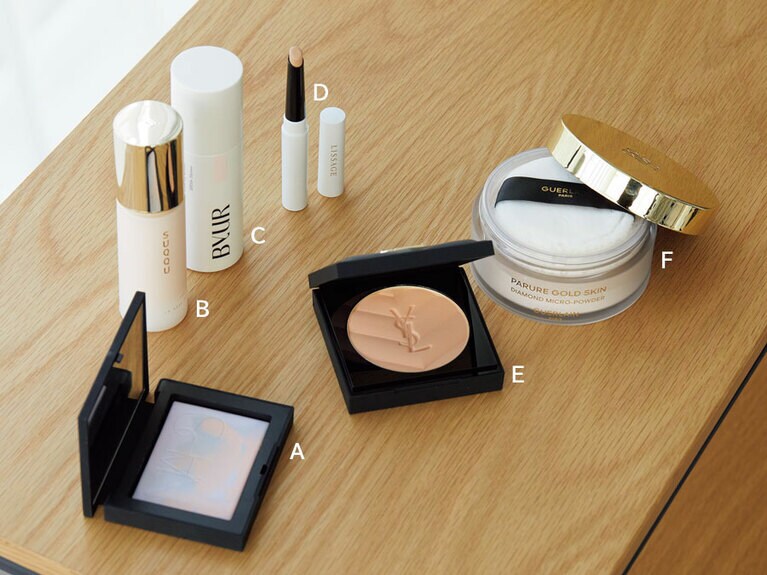 A：ライトリフレクティング プリズマティックパウダー 03878　5,830円／NARS JAPAN 
B：ザ プライマー SPF15・PA+ 30g 11,000円／SUQQU 
C：バイユア セラムフィット シャイニング トーンアップクリーム V1 01 SPF50+・PA++++ 40g 2,860円／Hamee（10/24発売） 
D：リサージ ビューティフォルムマジック SPF17・PA+++ 全2色 各3,300円／カネボウ化粧品 
E：オールアワーズ ハイパープレストパウダー 2　9,350円／イヴ・サンローラン・ボーテ 
F：パリュール ゴールド スキン D-マイクロパウダー 01　13,860円／ゲラン