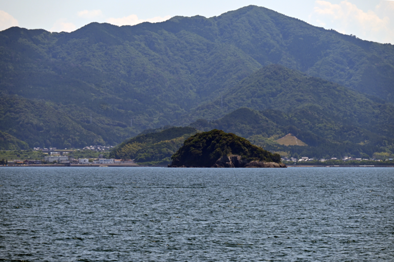 独自の植物相が展開している蒼島。