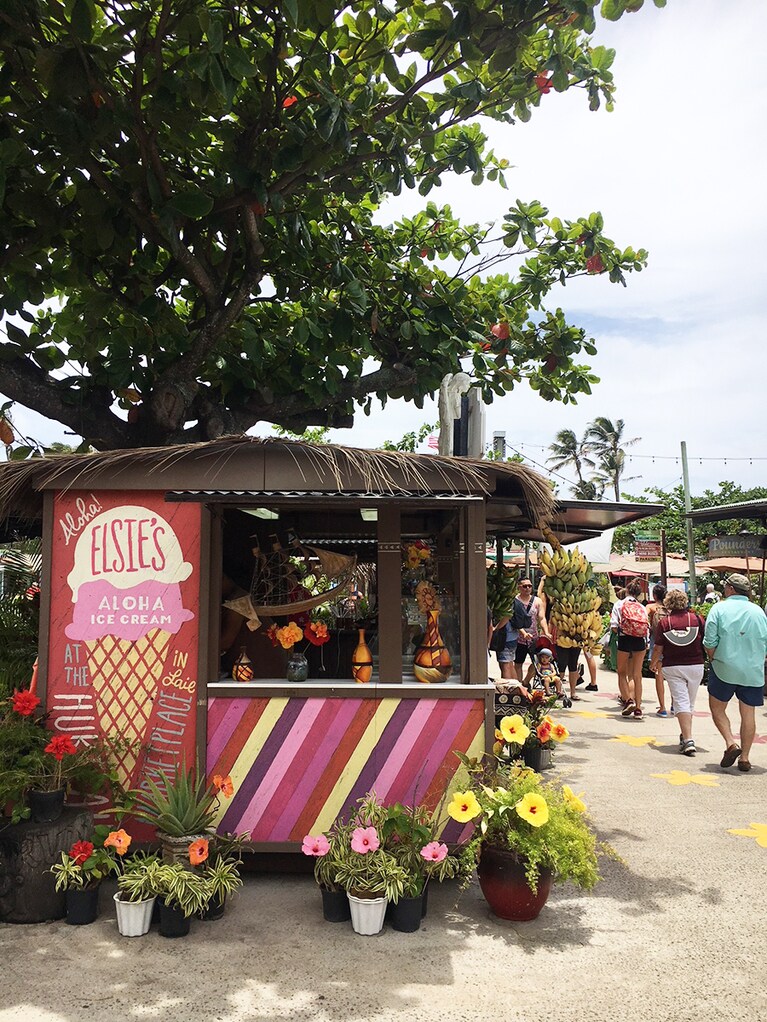 入園料なく楽しめるフキラウ･マーケットプレイスで、お買い物と腹ごしらえを。