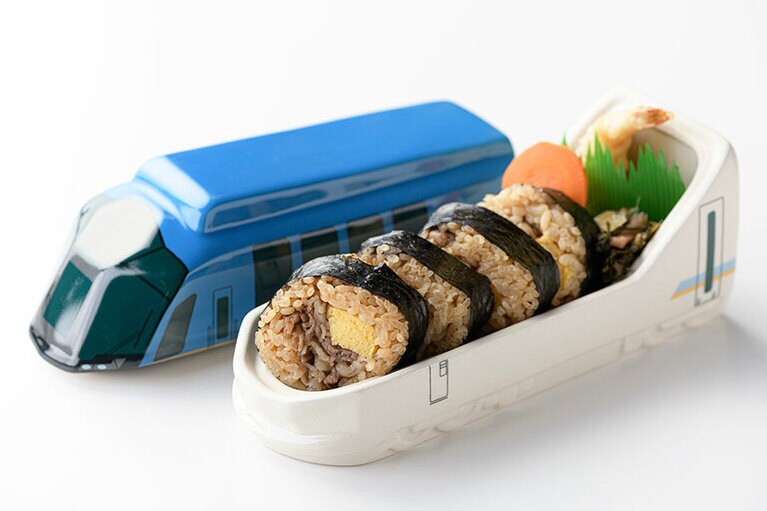 旅気分を盛り上げる、見た目も味もご当地感満点。