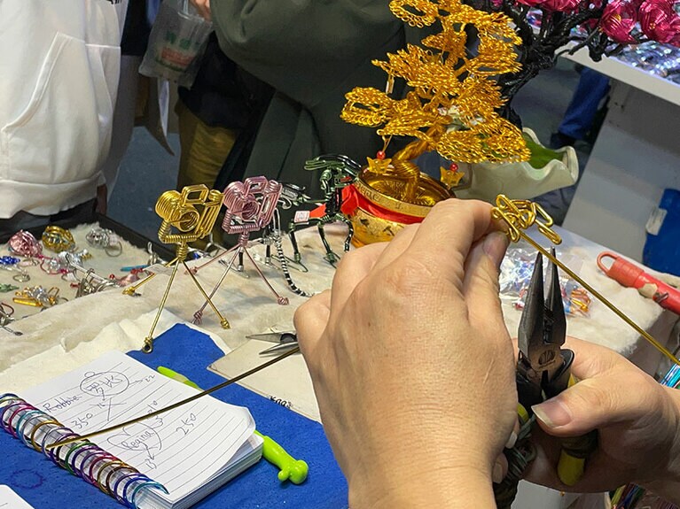 複雑さにもよりますが、待ち時間は大体10分。混雑しているとさらに時間がかかるので、士林夜市に行ったらまず最初に注文。夜市巡りが終わってからピックアップするのがおすすめです。